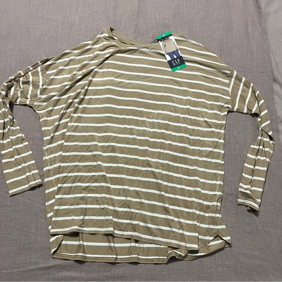 NWT GAP Tan and White Striped Top Basics Classic Capsule Layering Size XL - Picture 2 of 6